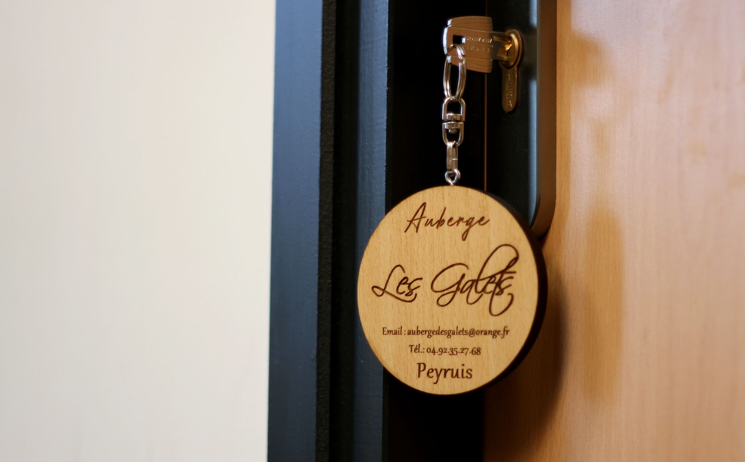 Étiquettes de clés d'hôtel promotionnelles et porte-clés de motel - Porte- clés de motel, Fabricant de patchs tissés et brodés